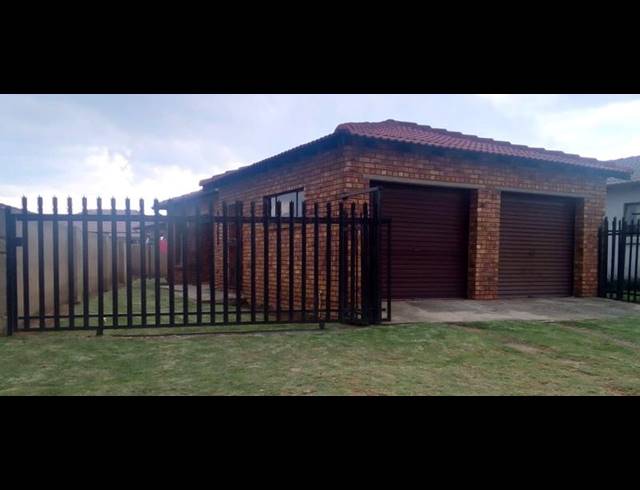 2 BEDROOM HOUSE FOR SALE IN SHARON PARK